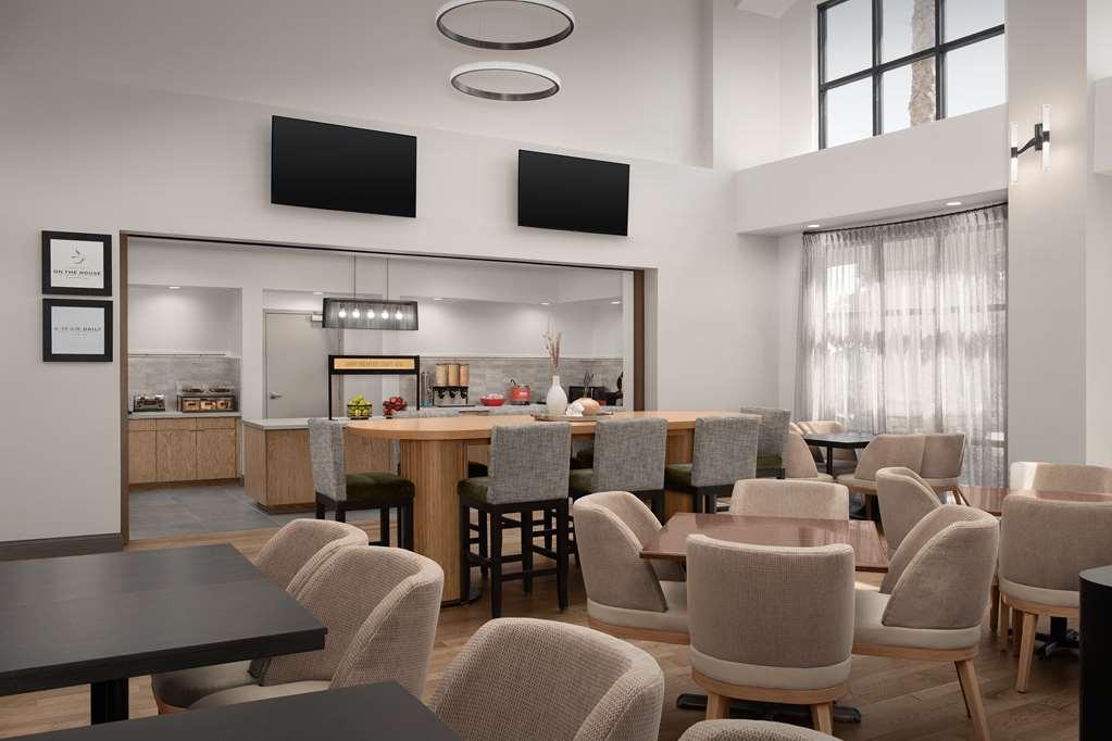 Hampton Inn & Suites Пасо Роблс Ресторан фото